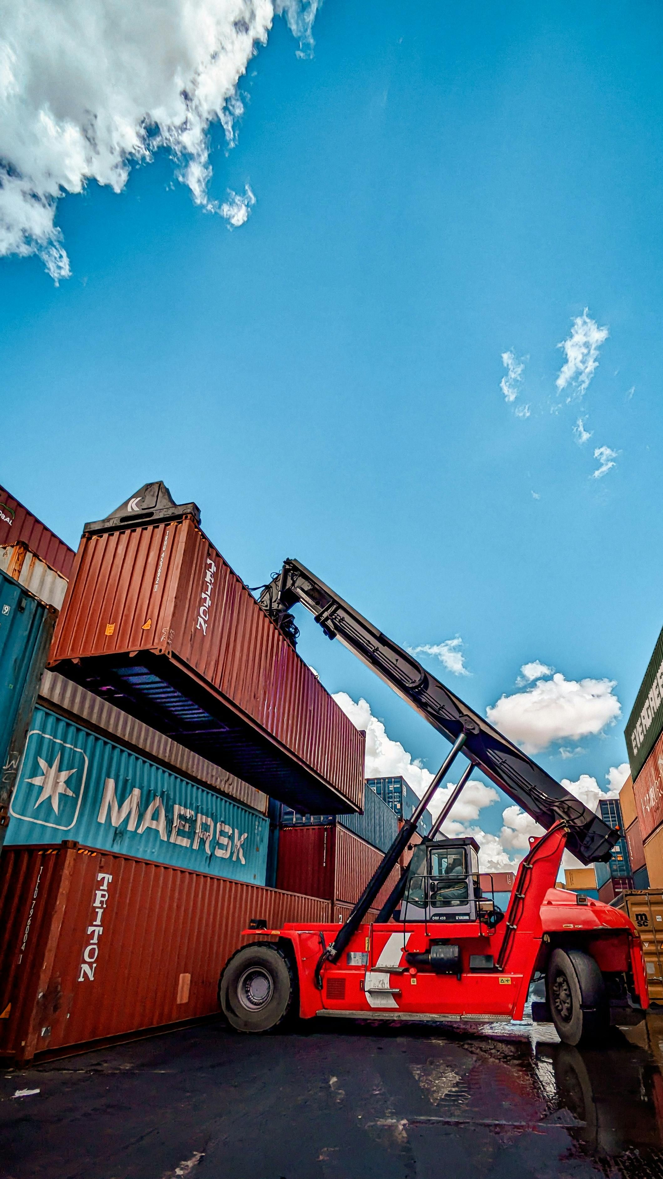 Logistics Shipping Container Solutions in United States